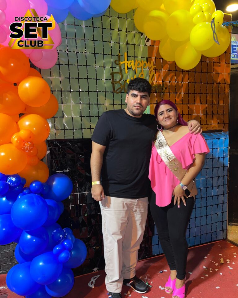 Celebra tu Cumpleaños a lo GRANDE en Set Club tu Discoteca en la Zona Rosa de Guayaquil Porque un año más se festeja con estilo, música, luces y la mejor farra de Guayaquil Descubre Set Club, la mejor Discoteca de Guayaquil. Disfruta de las Mejores Farras y un Ambiente Nocturno Inigualable en la Zona Rosa. ¡No te lo pierdas! Discotecas en Guayaquil Discoteca Set Club Guayaquil. La Mejor Discoteca de Guayaquil, Zona Rosa Turística Vive la experiencia única de Set Club en Guayaquil, Las mejores farras y un ambiente nocturno espectacular te esperan en la Zona Rosa. Únete a la fiesta. Este sábado y todos los viernes y sábados, la rumba sube de nivel en SET CLUB Prepárate para una noche llena de Flow, Reggaeton, Electrónica, Merengue, salsa, sabor y mucha fiesta No te pierdas Set Club en Guayaquil! La mejor discoteca del centro, con farras inolvidables y un ambiente nocturno que te hará bailar toda la noche. Y si estás de cumpleaños... ¡la celebración es toda tuya! Descubre la experiencia nocturna definitiva en tu Discoteca Set Club, en el corazón de la vida nocturna en Guayaquil. Las Mejores Farras