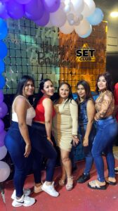 Celebra tu Cumpleaños a lo GRANDE en Set Club tu Discoteca en la Zona Rosa de Guayaquil Porque un año más se festeja con estilo, música, luces y la mejor farra de Guayaquil Descubre Set Club, la mejor Discoteca de Guayaquil. Disfruta de las Mejores Farras y un Ambiente Nocturno Inigualable en la Zona Rosa. ¡No te lo pierdas! Discotecas en Guayaquil Discoteca Set Club Guayaquil. La Mejor Discoteca de Guayaquil, Zona Rosa Turística Vive la experiencia única de Set Club en Guayaquil, Las mejores farras y un ambiente nocturno espectacular te esperan en la Zona Rosa. Únete a la fiesta. Este sábado y todos los viernes y sábados, la rumba sube de nivel en SET CLUB Prepárate para una noche llena de Flow, Reggaeton, Electrónica, Merengue, salsa, sabor y mucha fiesta No te pierdas Set Club en Guayaquil! La mejor discoteca del centro, con farras inolvidables y un ambiente nocturno que te hará bailar toda la noche. Y si estás de cumpleaños... ¡la celebración es toda tuya! Descubre la experiencia nocturna definitiva en tu Discoteca Set Club, en el corazón de la vida nocturna en Guayaquil. Las Mejores Farras