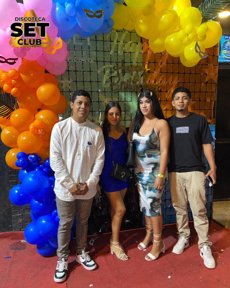 Celebra tu Cumpleaños a lo GRANDE en Set Club tu Discoteca en la Zona Rosa de Guayaquil Porque un año más se festeja con estilo, música, luces y la mejor farra de Guayaquil Descubre Set Club, la mejor Discoteca de Guayaquil. Disfruta de las Mejores Farras y un Ambiente Nocturno Inigualable en la Zona Rosa. ¡No te lo pierdas! Discotecas en Guayaquil Discoteca Set Club Guayaquil. La Mejor Discoteca de Guayaquil, Zona Rosa Turística Vive la experiencia única de Set Club en Guayaquil, Las mejores farras y un ambiente nocturno espectacular te esperan en la Zona Rosa. Únete a la fiesta. Este sábado y todos los viernes y sábados, la rumba sube de nivel en SET CLUB Prepárate para una noche llena de Flow, Reggaeton, Electrónica, Merengue, salsa, sabor y mucha fiesta No te pierdas Set Club en Guayaquil! La mejor discoteca del centro, con farras inolvidables y un ambiente nocturno que te hará bailar toda la noche. Y si estás de cumpleaños... ¡la celebración es toda tuya! Descubre la experiencia nocturna definitiva en tu Discoteca Set Club, en el corazón de la vida nocturna en Guayaquil. Las Mejores Farras