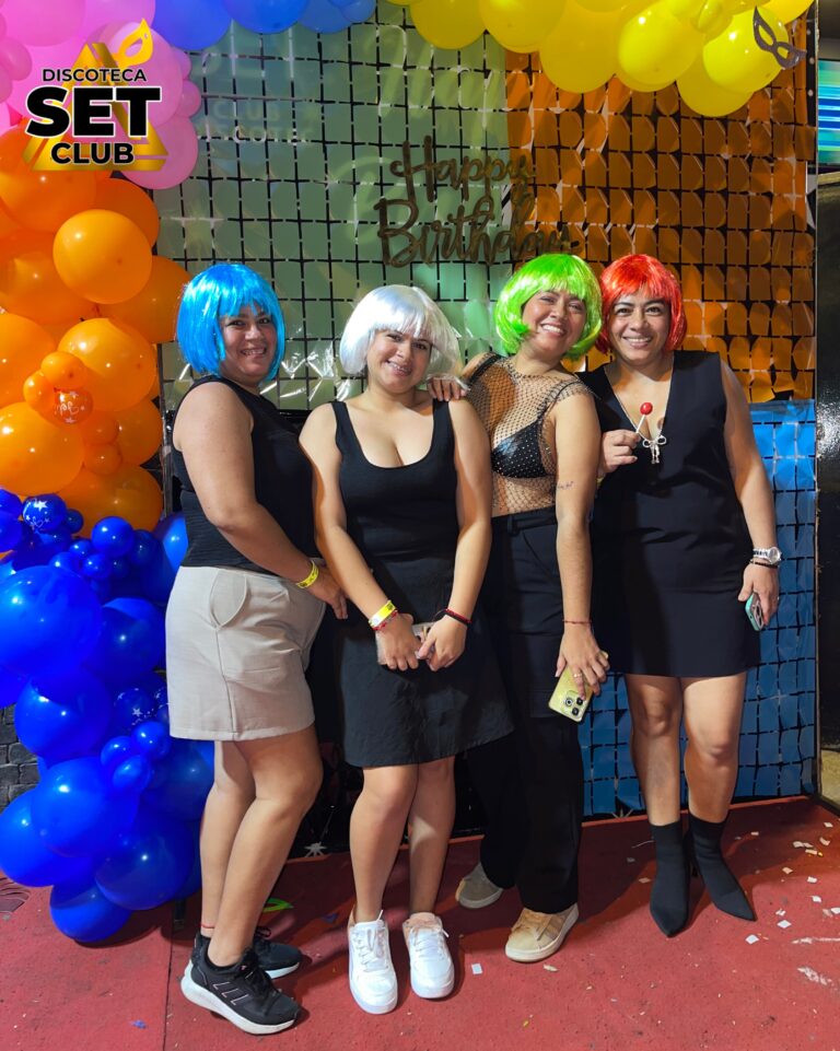 Celebra tu Cumpleaños a lo GRANDE en Set Club tu Discoteca en la Zona Rosa de Guayaquil Porque un año más se festeja con estilo, música, luces y la mejor farra de Guayaquil Descubre Set Club, la mejor Discoteca de Guayaquil. Disfruta de las Mejores Farras y un Ambiente Nocturno Inigualable en la Zona Rosa. ¡No te lo pierdas! Discotecas en Guayaquil Discoteca Set Club Guayaquil. La Mejor Discoteca de Guayaquil, Zona Rosa Turística Vive la experiencia única de Set Club en Guayaquil, Las mejores farras y un ambiente nocturno espectacular te esperan en la Zona Rosa. Únete a la fiesta. Este sábado y todos los viernes y sábados, la rumba sube de nivel en SET CLUB Prepárate para una noche llena de Flow, Reggaeton, Electrónica, Merengue, salsa, sabor y mucha fiesta No te pierdas Set Club en Guayaquil! La mejor discoteca del centro, con farras inolvidables y un ambiente nocturno que te hará bailar toda la noche. Y si estás de cumpleaños... ¡la celebración es toda tuya! Descubre la experiencia nocturna definitiva en tu Discoteca Set Club, en el corazón de la vida nocturna en Guayaquil. Las Mejores Farras