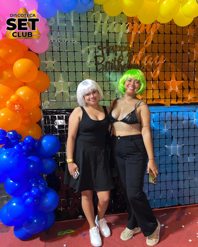 Celebra tu Cumpleaños a lo GRANDE en Set Club tu Discoteca en la Zona Rosa de Guayaquil Porque un año más se festeja con estilo, música, luces y la mejor farra de Guayaquil Descubre Set Club, la mejor Discoteca de Guayaquil. Disfruta de las Mejores Farras y un Ambiente Nocturno Inigualable en la Zona Rosa. ¡No te lo pierdas! Discotecas en Guayaquil Discoteca Set Club Guayaquil. La Mejor Discoteca de Guayaquil, Zona Rosa Turística Vive la experiencia única de Set Club en Guayaquil, Las mejores farras y un ambiente nocturno espectacular te esperan en la Zona Rosa. Únete a la fiesta. Este sábado y todos los viernes y sábados, la rumba sube de nivel en SET CLUB Prepárate para una noche llena de Flow, Reggaeton, Electrónica, Merengue, salsa, sabor y mucha fiesta No te pierdas Set Club en Guayaquil! La mejor discoteca del centro, con farras inolvidables y un ambiente nocturno que te hará bailar toda la noche. Y si estás de cumpleaños... ¡la celebración es toda tuya! Descubre la experiencia nocturna definitiva en tu Discoteca Set Club, en el corazón de la vida nocturna en Guayaquil. Las Mejores Farras