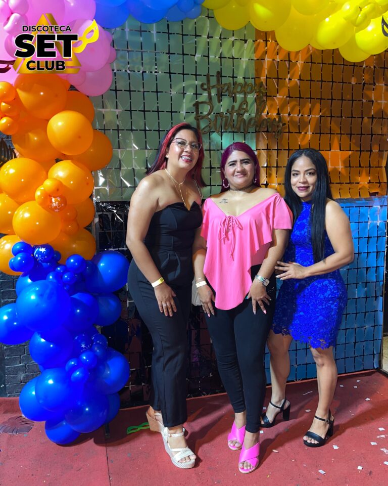 Celebra tu Cumpleaños a lo GRANDE en Set Club tu Discoteca en la Zona Rosa de Guayaquil Porque un año más se festeja con estilo, música, luces y la mejor farra de Guayaquil Descubre Set Club, la mejor Discoteca de Guayaquil. Disfruta de las Mejores Farras y un Ambiente Nocturno Inigualable en la Zona Rosa. ¡No te lo pierdas! Discotecas en Guayaquil Discoteca Set Club Guayaquil. La Mejor Discoteca de Guayaquil, Zona Rosa Turística Vive la experiencia única de Set Club en Guayaquil, Las mejores farras y un ambiente nocturno espectacular te esperan en la Zona Rosa. Únete a la fiesta. Este sábado y todos los viernes y sábados, la rumba sube de nivel en SET CLUB Prepárate para una noche llena de Flow, Reggaeton, Electrónica, Merengue, salsa, sabor y mucha fiesta No te pierdas Set Club en Guayaquil! La mejor discoteca del centro, con farras inolvidables y un ambiente nocturno que te hará bailar toda la noche. Y si estás de cumpleaños... ¡la celebración es toda tuya! Descubre la experiencia nocturna definitiva en tu Discoteca Set Club, en el corazón de la vida nocturna en Guayaquil. Las Mejores Farras