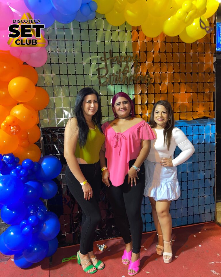 Celebra tu Cumpleaños a lo GRANDE en Set Club tu Discoteca en la Zona Rosa de Guayaquil Porque un año más se festeja con estilo, música, luces y la mejor farra de Guayaquil Descubre Set Club, la mejor Discoteca de Guayaquil. Disfruta de las Mejores Farras y un Ambiente Nocturno Inigualable en la Zona Rosa. ¡No te lo pierdas! Discotecas en Guayaquil Discoteca Set Club Guayaquil. La Mejor Discoteca de Guayaquil, Zona Rosa Turística Vive la experiencia única de Set Club en Guayaquil, Las mejores farras y un ambiente nocturno espectacular te esperan en la Zona Rosa. Únete a la fiesta. Este sábado y todos los viernes y sábados, la rumba sube de nivel en SET CLUB Prepárate para una noche llena de Flow, Reggaeton, Electrónica, Merengue, salsa, sabor y mucha fiesta No te pierdas Set Club en Guayaquil! La mejor discoteca del centro, con farras inolvidables y un ambiente nocturno que te hará bailar toda la noche. Y si estás de cumpleaños... ¡la celebración es toda tuya! Descubre la experiencia nocturna definitiva en tu Discoteca Set Club, en el corazón de la vida nocturna en Guayaquil. Las Mejores Farras