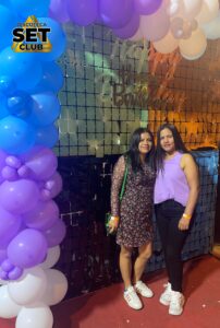 Celebra tu Cumpleaños a lo GRANDE en Set Club tu Discoteca en la Zona Rosa de Guayaquil Porque un año más se festeja con estilo, música, luces y la mejor farra de Guayaquil Descubre Set Club, la mejor Discoteca de Guayaquil. Disfruta de las Mejores Farras y un Ambiente Nocturno Inigualable en la Zona Rosa. ¡No te lo pierdas! Discotecas en Guayaquil Discoteca Set Club Guayaquil. La Mejor Discoteca de Guayaquil, Zona Rosa Turística Vive la experiencia única de Set Club en Guayaquil, Las mejores farras y un ambiente nocturno espectacular te esperan en la Zona Rosa. Únete a la fiesta. Este sábado y todos los viernes y sábados, la rumba sube de nivel en SET CLUB Prepárate para una noche llena de Flow, Reggaeton, Electrónica, Merengue, salsa, sabor y mucha fiesta No te pierdas Set Club en Guayaquil! La mejor discoteca del centro, con farras inolvidables y un ambiente nocturno que te hará bailar toda la noche. Y si estás de cumpleaños... ¡la celebración es toda tuya! Descubre la experiencia nocturna definitiva en tu Discoteca Set Club, en el corazón de la vida nocturna en Guayaquil. Las Mejores Farras