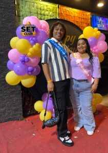 Celebra tu Cumpleaños a lo GRANDE en Set Club tu Discoteca en la Zona Rosa de Guayaquil Porque un año más se festeja con estilo, música, luces y la mejor farra de Guayaquil Descubre Set Club, la mejor Discoteca de Guayaquil. Disfruta de las Mejores Farras y un Ambiente Nocturno Inigualable en la Zona Rosa. ¡No te lo pierdas! Discotecas en Guayaquil Discoteca Set Club Guayaquil. La Mejor Discoteca de Guayaquil, Zona Rosa Turística Vive la experiencia única de Set Club en Guayaquil, Las mejores farras y un ambiente nocturno espectacular te esperan en la Zona Rosa. Únete a la fiesta. Este sábado y todos los viernes y sábados, la rumba sube de nivel en SET CLUB Prepárate para una noche llena de Flow, Reggaeton, Electrónica, Merengue, salsa, sabor y mucha fiesta No te pierdas Set Club en Guayaquil! La mejor discoteca del centro, con farras inolvidables y un ambiente nocturno que te hará bailar toda la noche. Y si estás de cumpleaños... ¡la celebración es toda tuya! Descubre la experiencia nocturna definitiva en tu Discoteca Set Club, en el corazón de la vida nocturna en Guayaquil. Las Mejores Farras