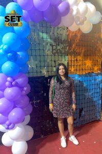 Celebra tu Cumpleaños a lo GRANDE en Set Club tu Discoteca en la Zona Rosa de Guayaquil Porque un año más se festeja con estilo, música, luces y la mejor farra de Guayaquil Descubre Set Club, la mejor Discoteca de Guayaquil. Disfruta de las Mejores Farras y un Ambiente Nocturno Inigualable en la Zona Rosa. ¡No te lo pierdas! Discotecas en Guayaquil Discoteca Set Club Guayaquil. La Mejor Discoteca de Guayaquil, Zona Rosa Turística Vive la experiencia única de Set Club en Guayaquil, Las mejores farras y un ambiente nocturno espectacular te esperan en la Zona Rosa. Únete a la fiesta. Este sábado y todos los viernes y sábados, la rumba sube de nivel en SET CLUB Prepárate para una noche llena de Flow, Reggaeton, Electrónica, Merengue, salsa, sabor y mucha fiesta No te pierdas Set Club en Guayaquil! La mejor discoteca del centro, con farras inolvidables y un ambiente nocturno que te hará bailar toda la noche. Y si estás de cumpleaños... ¡la celebración es toda tuya! Descubre la experiencia nocturna definitiva en tu Discoteca Set Club, en el corazón de la vida nocturna en Guayaquil. Las Mejores Farras