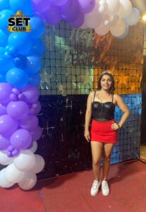 Celebra tu Cumpleaños a lo GRANDE en Set Club tu Discoteca en la Zona Rosa de Guayaquil Porque un año más se festeja con estilo, música, luces y la mejor farra de Guayaquil Descubre Set Club, la mejor Discoteca de Guayaquil. Disfruta de las Mejores Farras y un Ambiente Nocturno Inigualable en la Zona Rosa. ¡No te lo pierdas! Discotecas en Guayaquil Discoteca Set Club Guayaquil. La Mejor Discoteca de Guayaquil, Zona Rosa Turística Vive la experiencia única de Set Club en Guayaquil, Las mejores farras y un ambiente nocturno espectacular te esperan en la Zona Rosa. Únete a la fiesta. Este sábado y todos los viernes y sábados, la rumba sube de nivel en SET CLUB Prepárate para una noche llena de Flow, Reggaeton, Electrónica, Merengue, salsa, sabor y mucha fiesta No te pierdas Set Club en Guayaquil! La mejor discoteca del centro, con farras inolvidables y un ambiente nocturno que te hará bailar toda la noche. Y si estás de cumpleaños... ¡la celebración es toda tuya! Descubre la experiencia nocturna definitiva en tu Discoteca Set Club, en el corazón de la vida nocturna en Guayaquil. Las Mejores Farras