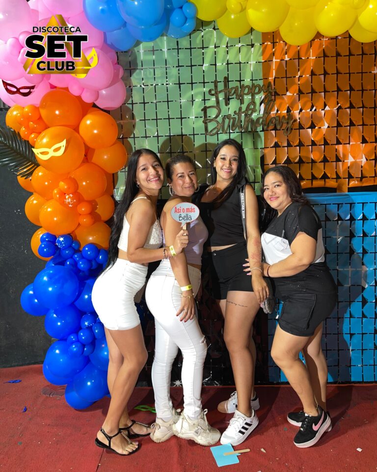 Celebra tu Cumpleaños a lo GRANDE en Set Club tu Discoteca en la Zona Rosa de Guayaquil Porque un año más se festeja con estilo, música, luces y la mejor farra de Guayaquil Descubre Set Club, la mejor Discoteca de Guayaquil. Disfruta de las Mejores Farras y un Ambiente Nocturno Inigualable en la Zona Rosa. ¡No te lo pierdas! Discotecas en Guayaquil Discoteca Set Club Guayaquil. La Mejor Discoteca de Guayaquil, Zona Rosa Turística Vive la experiencia única de Set Club en Guayaquil, Las mejores farras y un ambiente nocturno espectacular te esperan en la Zona Rosa. Únete a la fiesta. Este sábado y todos los viernes y sábados, la rumba sube de nivel en SET CLUB Prepárate para una noche llena de Flow, Reggaeton, Electrónica, Merengue, salsa, sabor y mucha fiesta No te pierdas Set Club en Guayaquil! La mejor discoteca del centro, con farras inolvidables y un ambiente nocturno que te hará bailar toda la noche. Y si estás de cumpleaños... ¡la celebración es toda tuya! Descubre la experiencia nocturna definitiva en tu Discoteca Set Club, en el corazón de la vida nocturna en Guayaquil. Las Mejores Farras