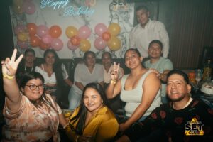 Celebra tu Cumpleaños a lo GRANDE en Set Club tu Discoteca en la Zona Rosa de Guayaquil Porque un año más se festeja con estilo, música, luces y la mejor farra de Guayaquil Descubre Set Club, la mejor Discoteca de Guayaquil. Disfruta de las Mejores Farras y un Ambiente Nocturno Inigualable en la Zona Rosa. ¡No te lo pierdas! Discotecas en Guayaquil Discoteca Set Club Guayaquil. La Mejor Discoteca de Guayaquil, Zona Rosa Turística Vive la experiencia única de Set Club en Guayaquil, Las mejores farras y un ambiente nocturno espectacular te esperan en la Zona Rosa. Únete a la fiesta. Este sábado y todos los viernes y sábados, la rumba sube de nivel en SET CLUB Prepárate para una noche llena de Flow, Reggaeton, Electrónica, Merengue, salsa, sabor y mucha fiesta No te pierdas Set Club en Guayaquil! La mejor discoteca del centro, con farras inolvidables y un ambiente nocturno que te hará bailar toda la noche. Y si estás de cumpleaños... ¡la celebración es toda tuya! Descubre la experiencia nocturna definitiva en tu Discoteca Set Club, en el corazón de la vida nocturna en Guayaquil. Las Mejores Farras