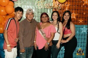 Celebra tu Cumpleaños a lo GRANDE en Set Club tu Discoteca en la Zona Rosa de Guayaquil Porque un año más se festeja con estilo, música, luces y la mejor farra de Guayaquil Descubre Set Club, la mejor Discoteca de Guayaquil. Disfruta de las Mejores Farras y un Ambiente Nocturno Inigualable en la Zona Rosa. ¡No te lo pierdas! Discotecas en Guayaquil Discoteca Set Club Guayaquil. La Mejor Discoteca de Guayaquil, Zona Rosa Turística Vive la experiencia única de Set Club en Guayaquil, Las mejores farras y un ambiente nocturno espectacular te esperan en la Zona Rosa. Únete a la fiesta. Este sábado y todos los viernes y sábados, la rumba sube de nivel en SET CLUB Prepárate para una noche llena de Flow, Reggaeton, Electrónica, Merengue, salsa, sabor y mucha fiesta No te pierdas Set Club en Guayaquil! La mejor discoteca del centro, con farras inolvidables y un ambiente nocturno que te hará bailar toda la noche. Y si estás de cumpleaños... ¡la celebración es toda tuya! Descubre la experiencia nocturna definitiva en tu Discoteca Set Club, en el corazón de la vida nocturna en Guayaquil. Las Mejores Farras