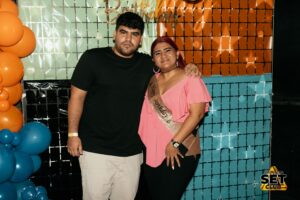 Celebra tu Cumpleaños a lo GRANDE en Set Club tu Discoteca en la Zona Rosa de Guayaquil Porque un año más se festeja con estilo, música, luces y la mejor farra de Guayaquil Descubre Set Club, la mejor Discoteca de Guayaquil. Disfruta de las Mejores Farras y un Ambiente Nocturno Inigualable en la Zona Rosa. ¡No te lo pierdas! Discotecas en Guayaquil Discoteca Set Club Guayaquil. La Mejor Discoteca de Guayaquil, Zona Rosa Turística Vive la experiencia única de Set Club en Guayaquil, Las mejores farras y un ambiente nocturno espectacular te esperan en la Zona Rosa. Únete a la fiesta. Este sábado y todos los viernes y sábados, la rumba sube de nivel en SET CLUB Prepárate para una noche llena de Flow, Reggaeton, Electrónica, Merengue, salsa, sabor y mucha fiesta No te pierdas Set Club en Guayaquil! La mejor discoteca del centro, con farras inolvidables y un ambiente nocturno que te hará bailar toda la noche. Y si estás de cumpleaños... ¡la celebración es toda tuya! Descubre la experiencia nocturna definitiva en tu Discoteca Set Club, en el corazón de la vida nocturna en Guayaquil. Las Mejores Farras