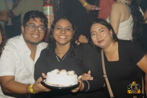 Celebra tu Cumpleaños a lo GRANDE en Set Club tu Discoteca en la Zona Rosa de Guayaquil Porque un año más se festeja con estilo, música, luces y la mejor farra de Guayaquil Descubre Set Club, la mejor Discoteca de Guayaquil. Disfruta de las Mejores Farras y un Ambiente Nocturno Inigualable en la Zona Rosa. ¡No te lo pierdas! Discotecas en Guayaquil Discoteca Set Club Guayaquil. La Mejor Discoteca de Guayaquil, Zona Rosa Turística Vive la experiencia única de Set Club en Guayaquil, Las mejores farras y un ambiente nocturno espectacular te esperan en la Zona Rosa. Únete a la fiesta. Este sábado y todos los viernes y sábados, la rumba sube de nivel en SET CLUB Prepárate para una noche llena de Flow, Reggaeton, Electrónica, Merengue, salsa, sabor y mucha fiesta No te pierdas Set Club en Guayaquil! La mejor discoteca del centro, con farras inolvidables y un ambiente nocturno que te hará bailar toda la noche. Y si estás de cumpleaños... ¡la celebración es toda tuya! Descubre la experiencia nocturna definitiva en tu Discoteca Set Club, en el corazón de la vida nocturna en Guayaquil. Las Mejores Farras