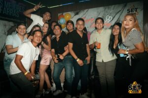 Celebra tu Cumpleaños a lo GRANDE en Set Club tu Discoteca en la Zona Rosa de Guayaquil Porque un año más se festeja con estilo, música, luces y la mejor farra de Guayaquil Descubre Set Club, la mejor Discoteca de Guayaquil. Disfruta de las Mejores Farras y un Ambiente Nocturno Inigualable en la Zona Rosa. ¡No te lo pierdas! Discotecas en Guayaquil Discoteca Set Club Guayaquil. La Mejor Discoteca de Guayaquil, Zona Rosa Turística Vive la experiencia única de Set Club en Guayaquil, Las mejores farras y un ambiente nocturno espectacular te esperan en la Zona Rosa. Únete a la fiesta. Este sábado y todos los viernes y sábados, la rumba sube de nivel en SET CLUB Prepárate para una noche llena de Flow, Reggaeton, Electrónica, Merengue, salsa, sabor y mucha fiesta No te pierdas Set Club en Guayaquil! La mejor discoteca del centro, con farras inolvidables y un ambiente nocturno que te hará bailar toda la noche. Y si estás de cumpleaños... ¡la celebración es toda tuya! Descubre la experiencia nocturna definitiva en tu Discoteca Set Club, en el corazón de la vida nocturna en Guayaquil. Las Mejores Farras