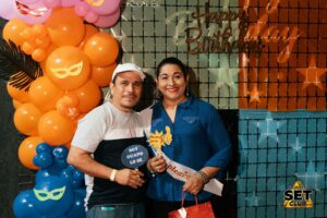 Celebra tu Cumpleaños a lo GRANDE en Set Club tu Discoteca en la Zona Rosa de Guayaquil Porque un año más se festeja con estilo, música, luces y la mejor farra de Guayaquil Descubre Set Club, la mejor Discoteca de Guayaquil. Disfruta de las Mejores Farras y un Ambiente Nocturno Inigualable en la Zona Rosa. ¡No te lo pierdas! Discotecas en Guayaquil Discoteca Set Club Guayaquil. La Mejor Discoteca de Guayaquil, Zona Rosa Turística Vive la experiencia única de Set Club en Guayaquil, Las mejores farras y un ambiente nocturno espectacular te esperan en la Zona Rosa. Únete a la fiesta. Este sábado y todos los viernes y sábados, la rumba sube de nivel en SET CLUB Prepárate para una noche llena de Flow, Reggaeton, Electrónica, Merengue, salsa, sabor y mucha fiesta No te pierdas Set Club en Guayaquil! La mejor discoteca del centro, con farras inolvidables y un ambiente nocturno que te hará bailar toda la noche. Y si estás de cumpleaños... ¡la celebración es toda tuya! Descubre la experiencia nocturna definitiva en tu Discoteca Set Club, en el corazón de la vida nocturna en Guayaquil. Las Mejores Farras