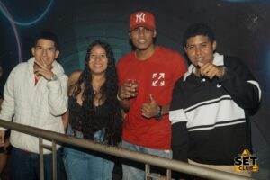 Celebra tu Cumpleaños a lo GRANDE en Set Club tu Discoteca en la Zona Rosa de Guayaquil Porque un año más se festeja con estilo, música, luces y la mejor farra de Guayaquil Descubre Set Club, la mejor Discoteca de Guayaquil. Disfruta de las Mejores Farras y un Ambiente Nocturno Inigualable en la Zona Rosa. ¡No te lo pierdas! Discotecas en Guayaquil Discoteca Set Club Guayaquil. La Mejor Discoteca de Guayaquil, Zona Rosa Turística Vive la experiencia única de Set Club en Guayaquil, Las mejores farras y un ambiente nocturno espectacular te esperan en la Zona Rosa. Únete a la fiesta. Este sábado y todos los viernes y sábados, la rumba sube de nivel en SET CLUB Prepárate para una noche llena de Flow, Reggaeton, Electrónica, Merengue, salsa, sabor y mucha fiesta No te pierdas Set Club en Guayaquil! La mejor discoteca del centro, con farras inolvidables y un ambiente nocturno que te hará bailar toda la noche. Y si estás de cumpleaños... ¡la celebración es toda tuya! Descubre la experiencia nocturna definitiva en tu Discoteca Set Club, en el corazón de la vida nocturna en Guayaquil. Las Mejores Farras