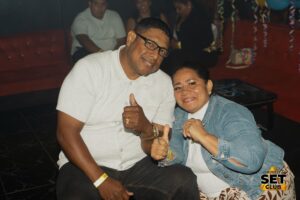 Celebra tu Cumpleaños a lo GRANDE en Set Club tu Discoteca en la Zona Rosa de Guayaquil Porque un año más se festeja con estilo, música, luces y la mejor farra de Guayaquil Descubre Set Club, la mejor Discoteca de Guayaquil. Disfruta de las Mejores Farras y un Ambiente Nocturno Inigualable en la Zona Rosa. ¡No te lo pierdas! Discotecas en Guayaquil Discoteca Set Club Guayaquil. La Mejor Discoteca de Guayaquil, Zona Rosa Turística Vive la experiencia única de Set Club en Guayaquil, Las mejores farras y un ambiente nocturno espectacular te esperan en la Zona Rosa. Únete a la fiesta. Este sábado y todos los viernes y sábados, la rumba sube de nivel en SET CLUB Prepárate para una noche llena de Flow, Reggaeton, Electrónica, Merengue, salsa, sabor y mucha fiesta No te pierdas Set Club en Guayaquil! La mejor discoteca del centro, con farras inolvidables y un ambiente nocturno que te hará bailar toda la noche. Y si estás de cumpleaños... ¡la celebración es toda tuya! Descubre la experiencia nocturna definitiva en tu Discoteca Set Club, en el corazón de la vida nocturna en Guayaquil. Las Mejores Farras